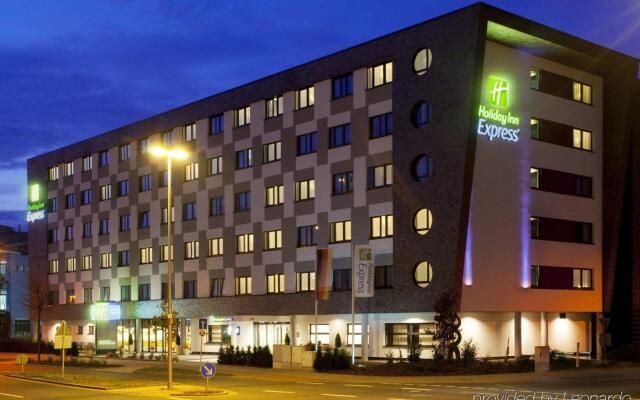 Holiday Inn Express Bremen Airport, an IHG Hotel