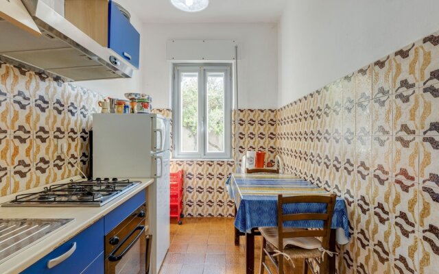 Spacious Holiday Home in Tresnuraghes near Sea