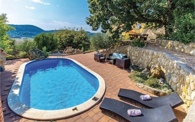 Amazing Home in Supetarska Draga With Wifi and 2 Bedrooms