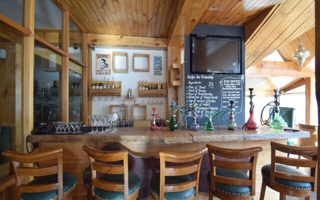 OYO 1430 Hotel Whispering Inn