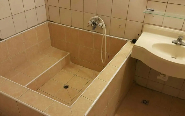 Yi Sian Hot Spring Hotel