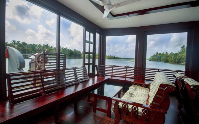 Sreekrishna Houseboat