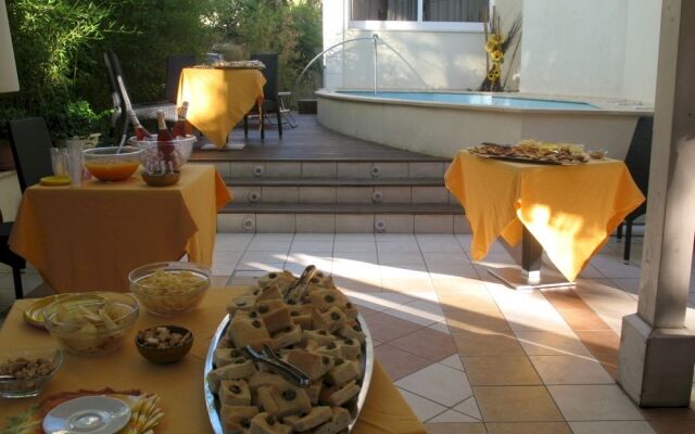 Hotel Orly