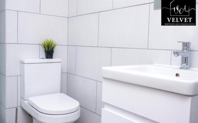 1 Bed House , Free WiFi,Free Parking,Leasure,Business
