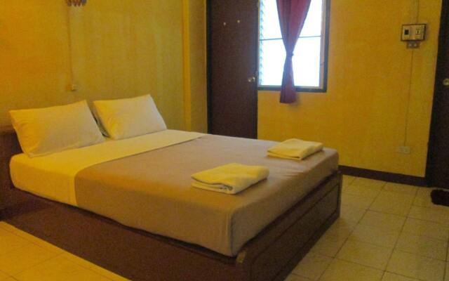 Royal Guesthouse at Chiang Mai Old City By Hjz