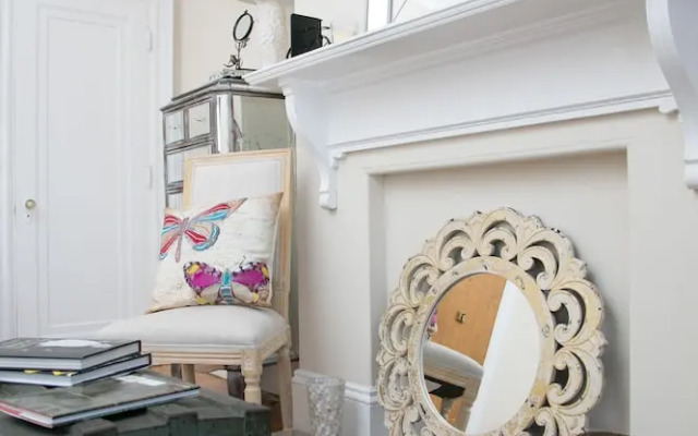 Pleasant Back Bay Suites by Sonder