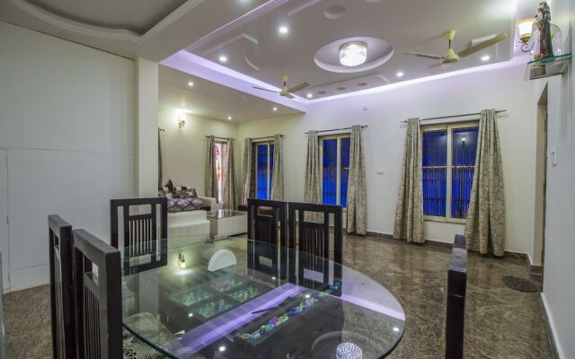 OYO 11587 Home Spacious Studios Nerul
