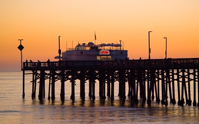 Holiday Inn Express Newport Beach by IHG