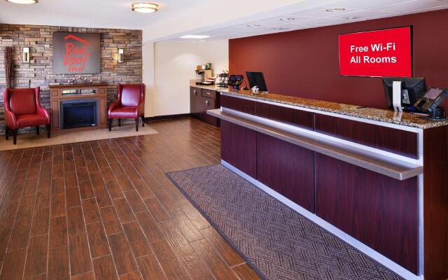 Super 8 by Wyndham Deerfield/Northbrook