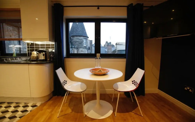 27/3a Cockburn Street Apartments