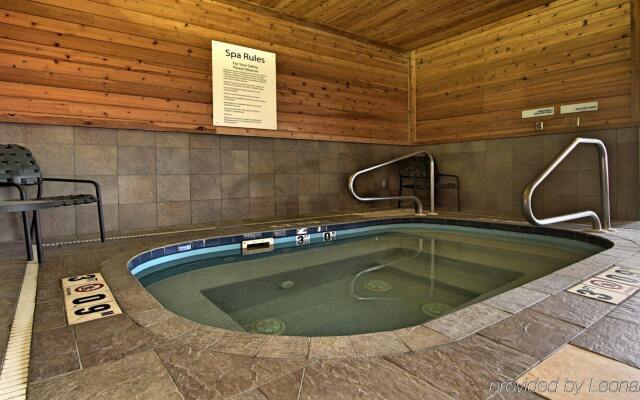 Holiday Inn Express Hotel & Suites Defiance by IHG