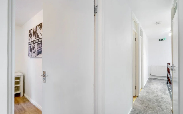 Spacious 4-Bedroom 2-Bath Home in Bywood