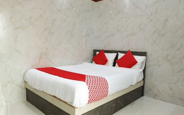 OYO 16537 Guru Comforts