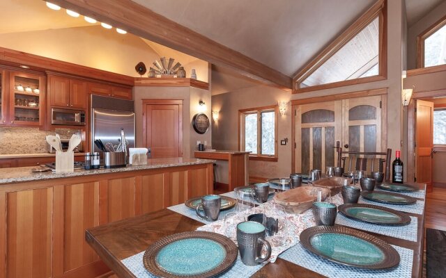 Highland Huckleberry Lodge - 4 Br Home