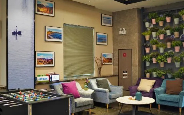 Comfort  Hotel (Urumqi Xiaoxigou Metro Station )