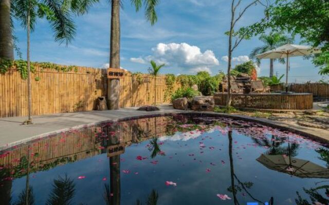 Xishuangbanna Peacock Valley Hot Spring VILLA Resort