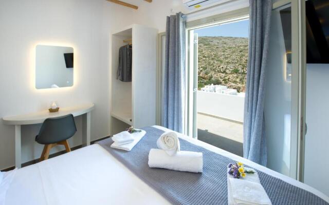 Droufakos’ home, Lux seafront apartment w. View