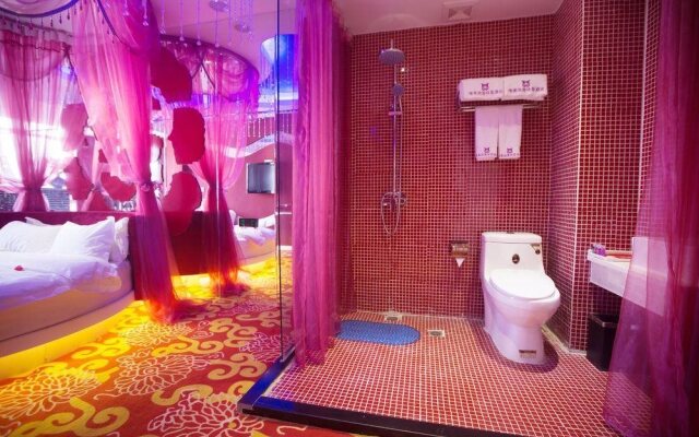 Love Romantic Scene Hotel