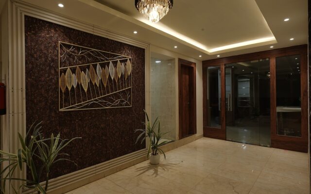 The Golden Crown Hotel Banquet & Cafe