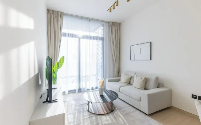 Cozy 1BR in Binghatti Emerald