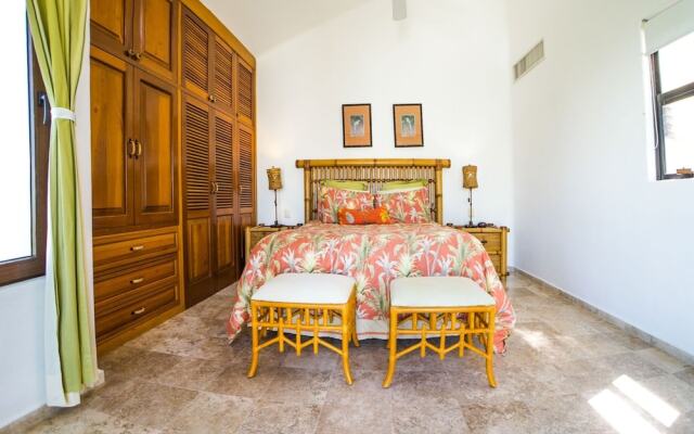 Royal Palms 10 2 Bedroom Condo by RedAwning