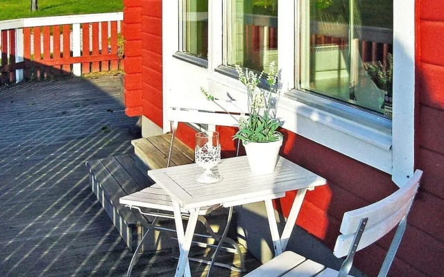 2 Person Holiday Home in Ammeberg-by Traum