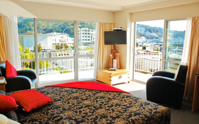 Picton Beachcomber Inn