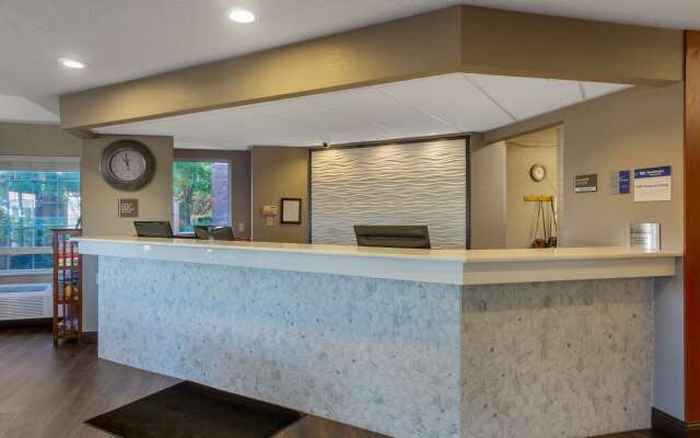 Best Western Plus Park Place Inn & Suites