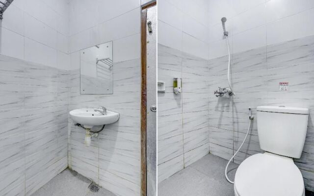 OYO 90201 Hotel Bina Artha