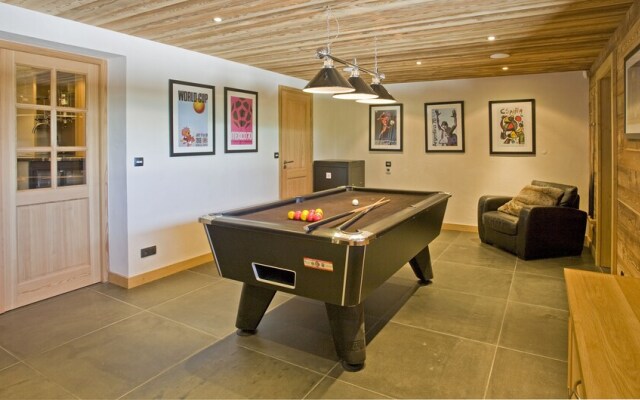 Chalet Cree - Haute Collection