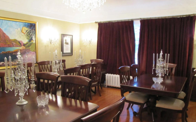 Monroe House Executive Suites
