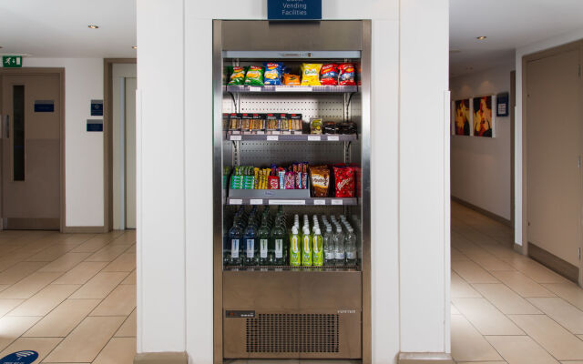 Holiday Inn Express Warwick - Stratford-upon-Avon by IHG