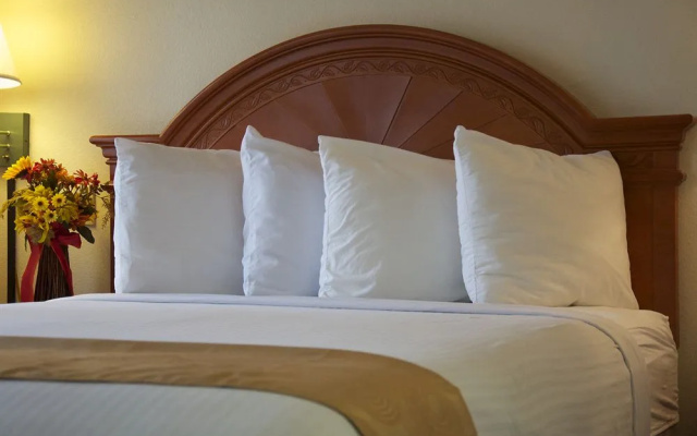 Barcelona Suites Albuquerque