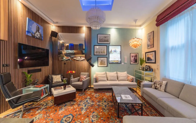 Venus Apartments - The Actor´s Den