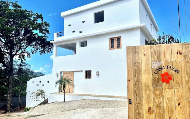 Casa flor vista al mar