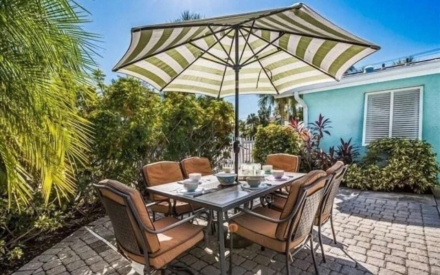 Sand N Suds 3 Bedroom Home by RedAwning