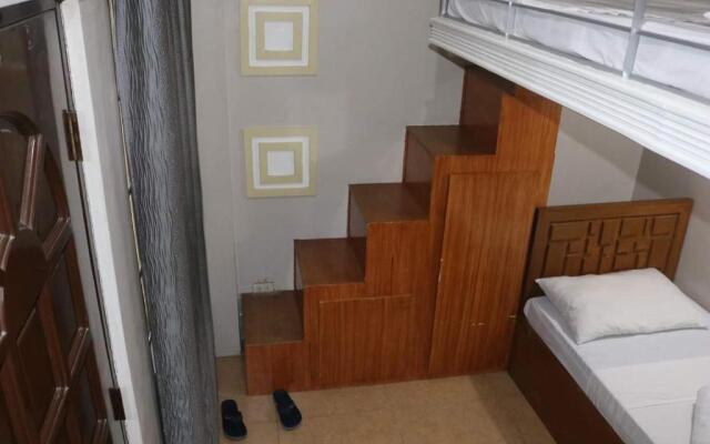 RedDoorz near Colgante Bridge Naga City