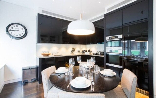 Exclusive 2 Bed in Mayfair with Private Terrace