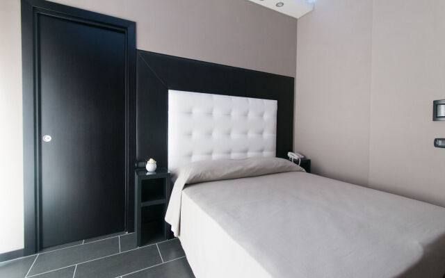 Fly Boutique Hotel