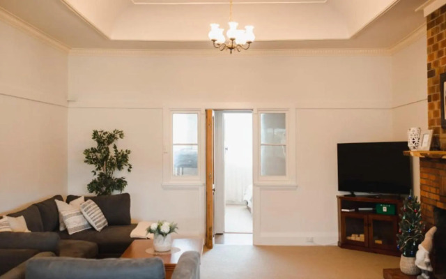 Sussex House Caravan Park