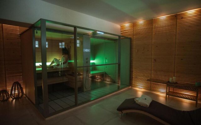 Luna Minoica Suites and Apartments