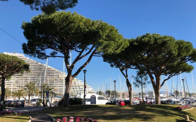 La Studette Marina 06