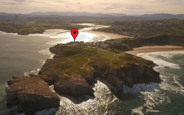 Piso sobre mar junto al Faro de Suances