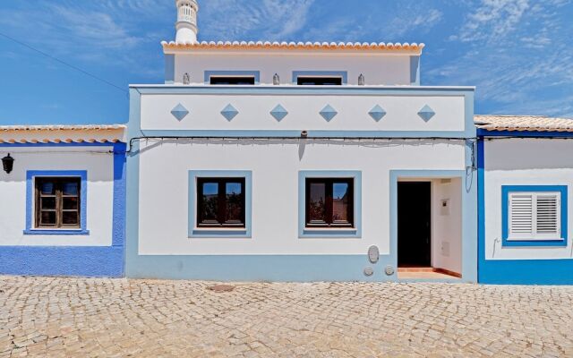 Sagres Typical House By Homing