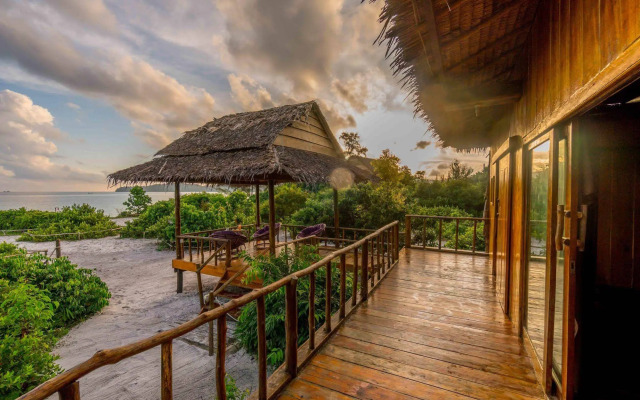 Royal Retreat Resort