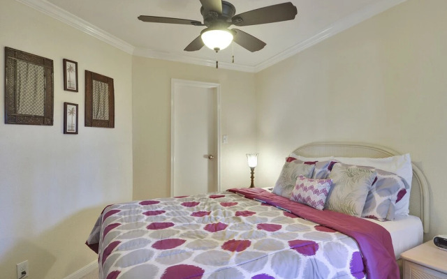 BC's Beach Condo-Victorian 6208