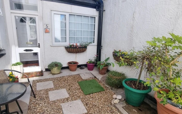 The Hideaway ll /enclosed Garden/quiet/central