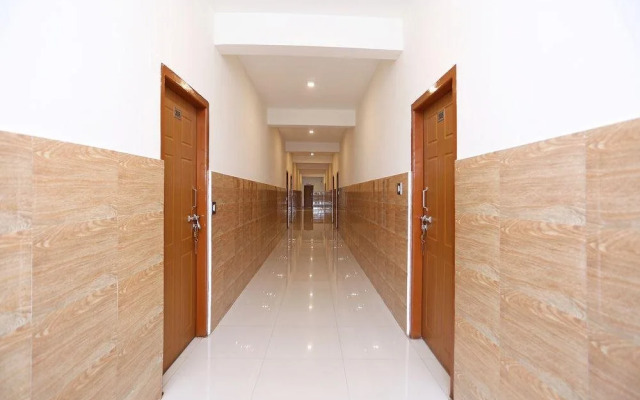 Hotel Le Comforts By OYO Rooms