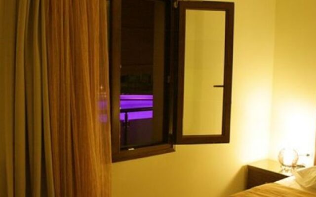 Sandy Suites