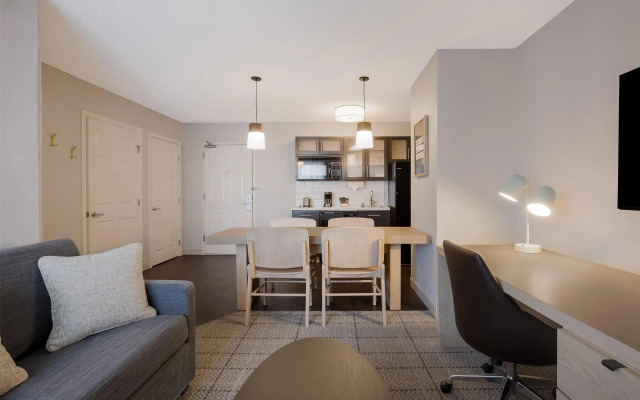 Sonesta Simply Suites Boston Burlington